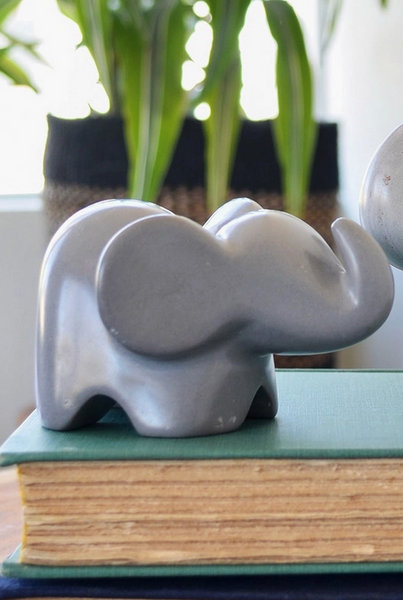 Handmade Soapstone Elephant Paperweight/Hand Carved Miniature Figurines/Sculptures