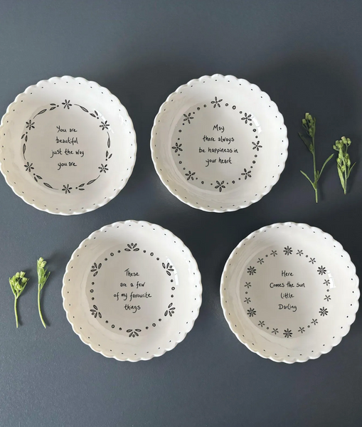 Porcelain Sweet Scallop Bowl w/ Illustration