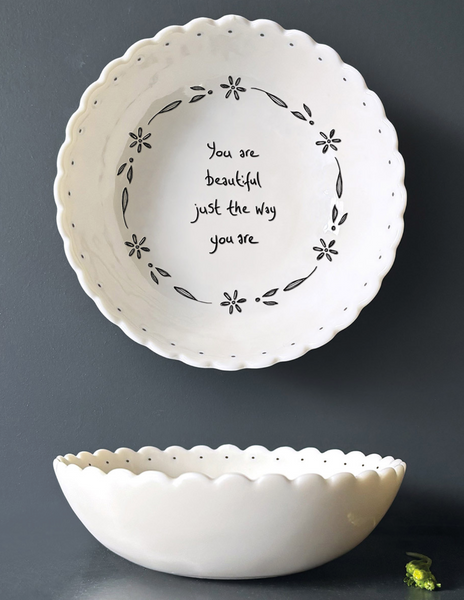 Porcelain Sweet Scallop Bowl w/ Illustration