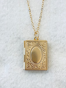 Beautiful Engraved Story Book Gold Locket Necklace