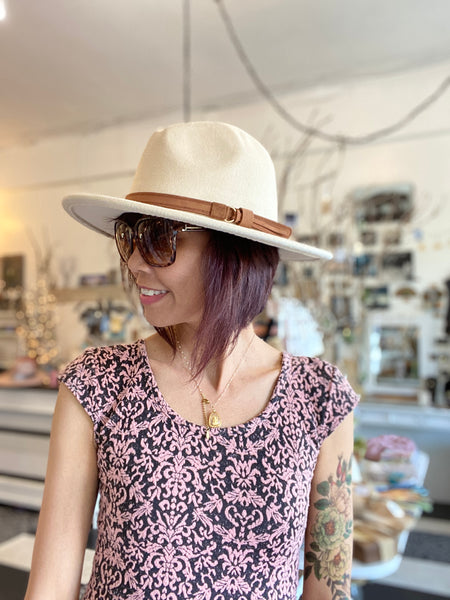 Cream Felt Medium Brim Fedora Hat