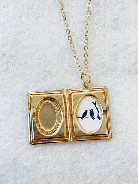 Beautiful Engraved Story Book Gold Locket Necklace