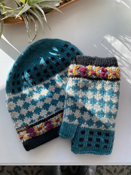 Hand Knited Artsy Artesania Alpaca Wool Beanie Hat