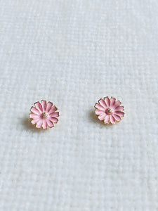 Pink Daisy Stud earrings